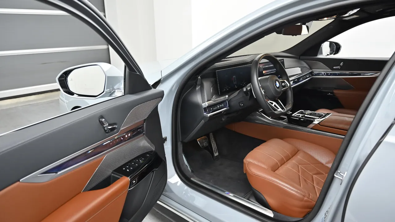 BMW 7er — miniaturë 29