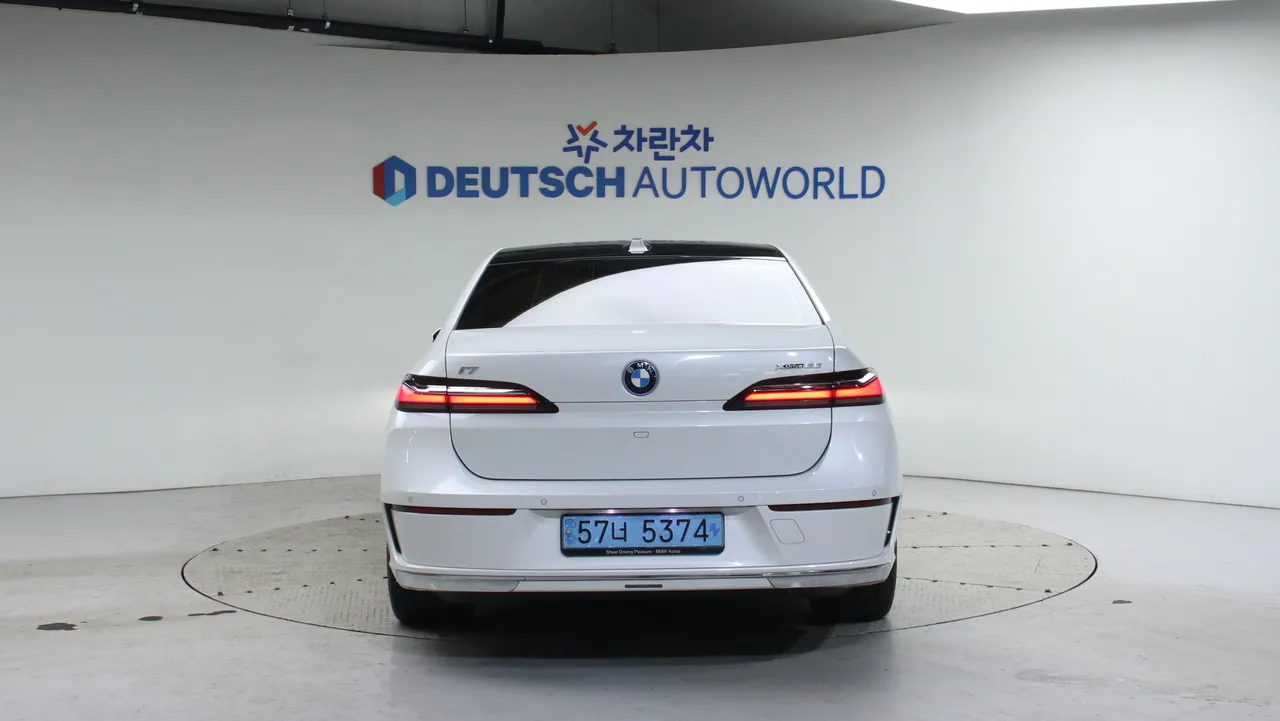 BMW i7 — miniaturë 4