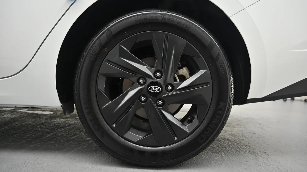 Hyundai Avante — miniaturë 5