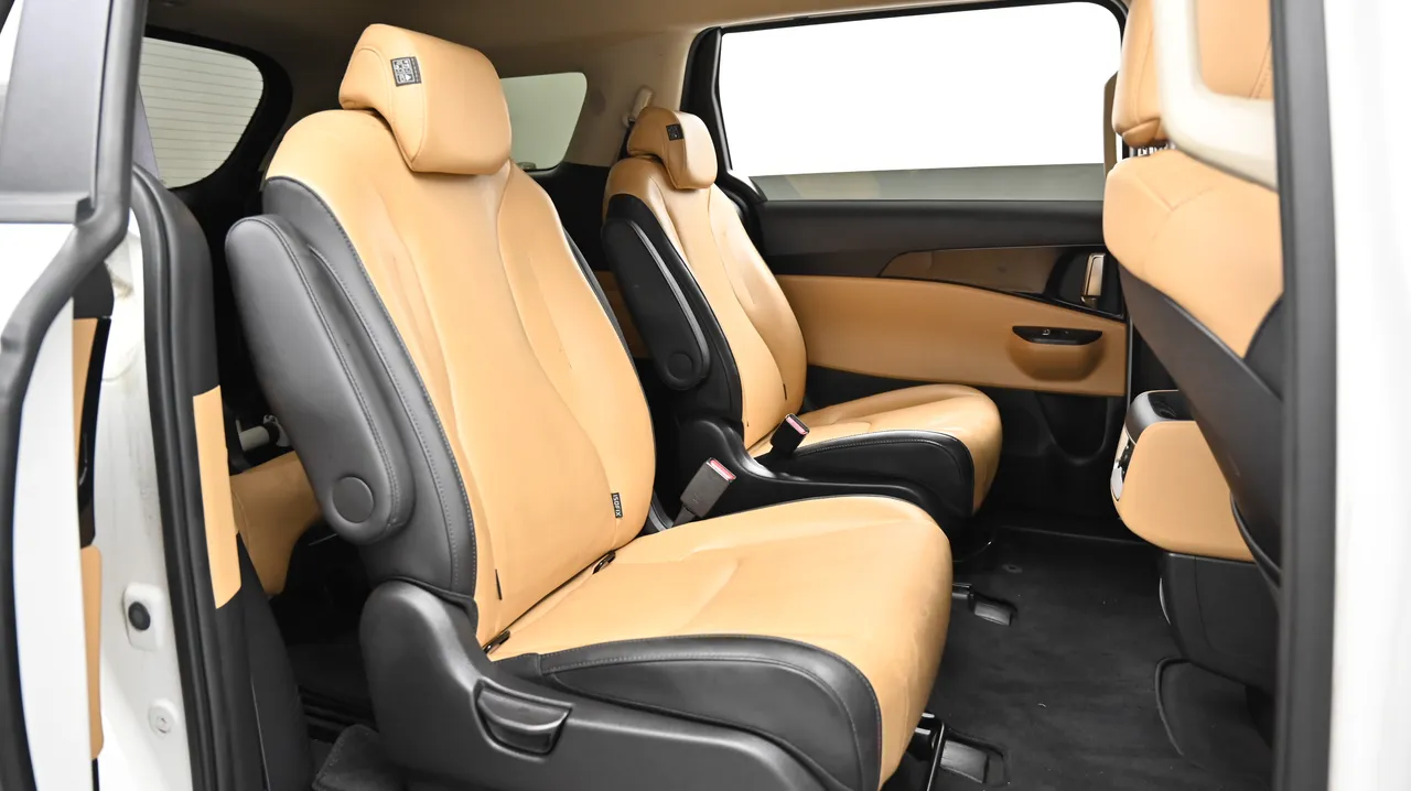 Kia Carnival — miniaturë 12
