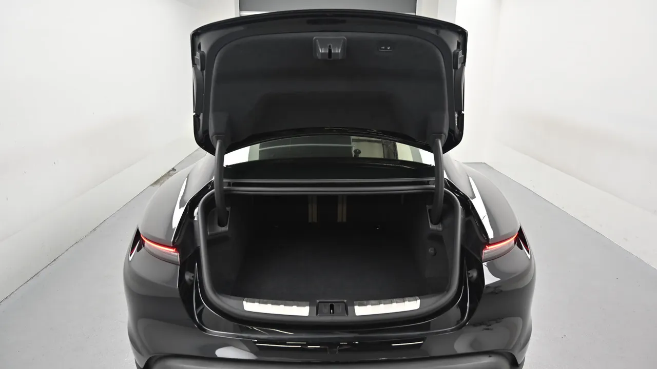 Porsche Taycan — miniaturë 28