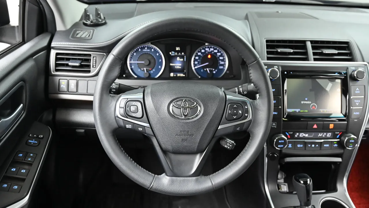 Toyota Camry — miniaturë 13