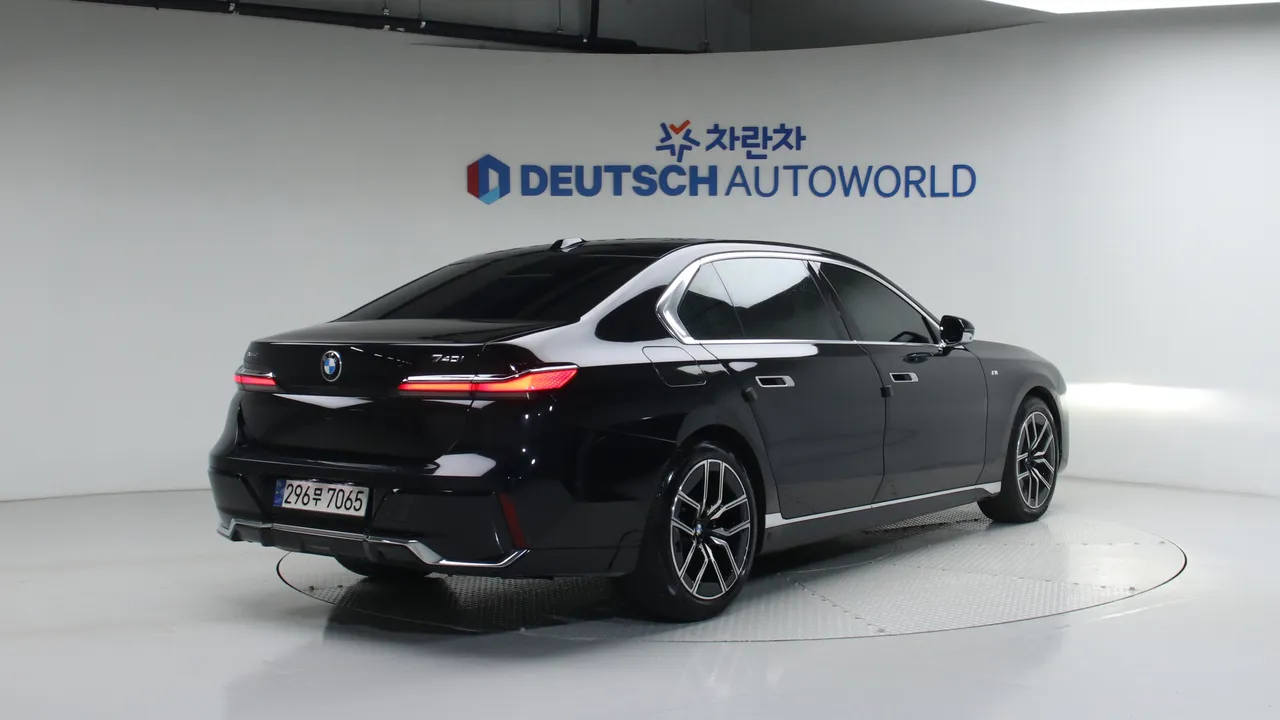 BMW 7er — miniaturë 2