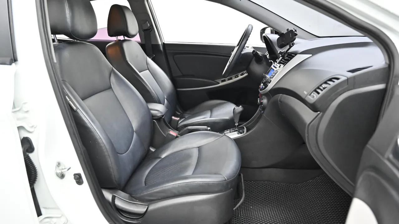 Hyundai Accent — miniaturë 10