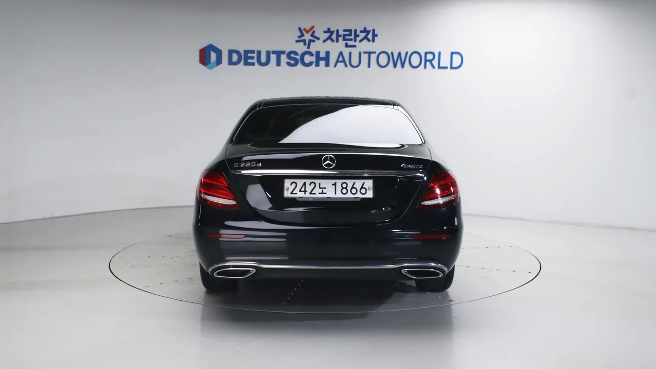 Mercedes-Benz E-klasse — miniaturë 4