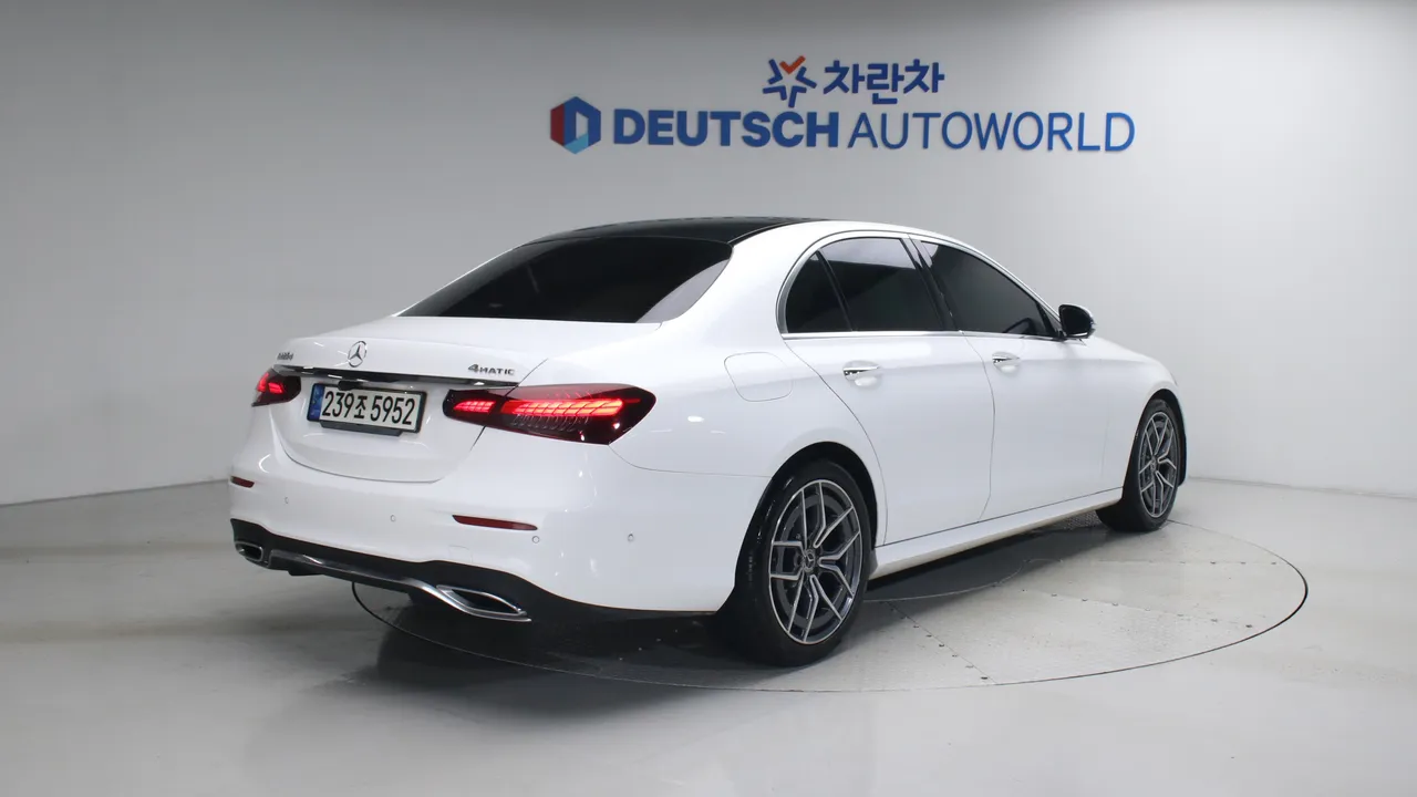 Mercedes-Benz E-klasse — miniaturë 2