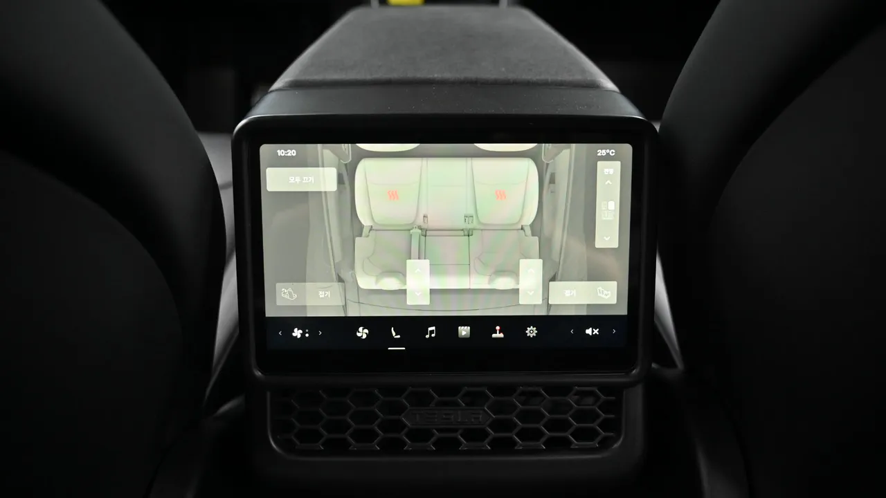 Tesla Model Y — miniaturë 16