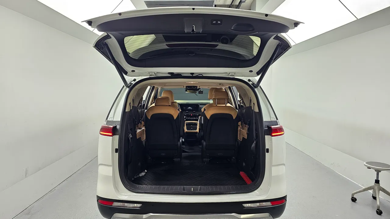 Kia Carnival — miniaturë 19
