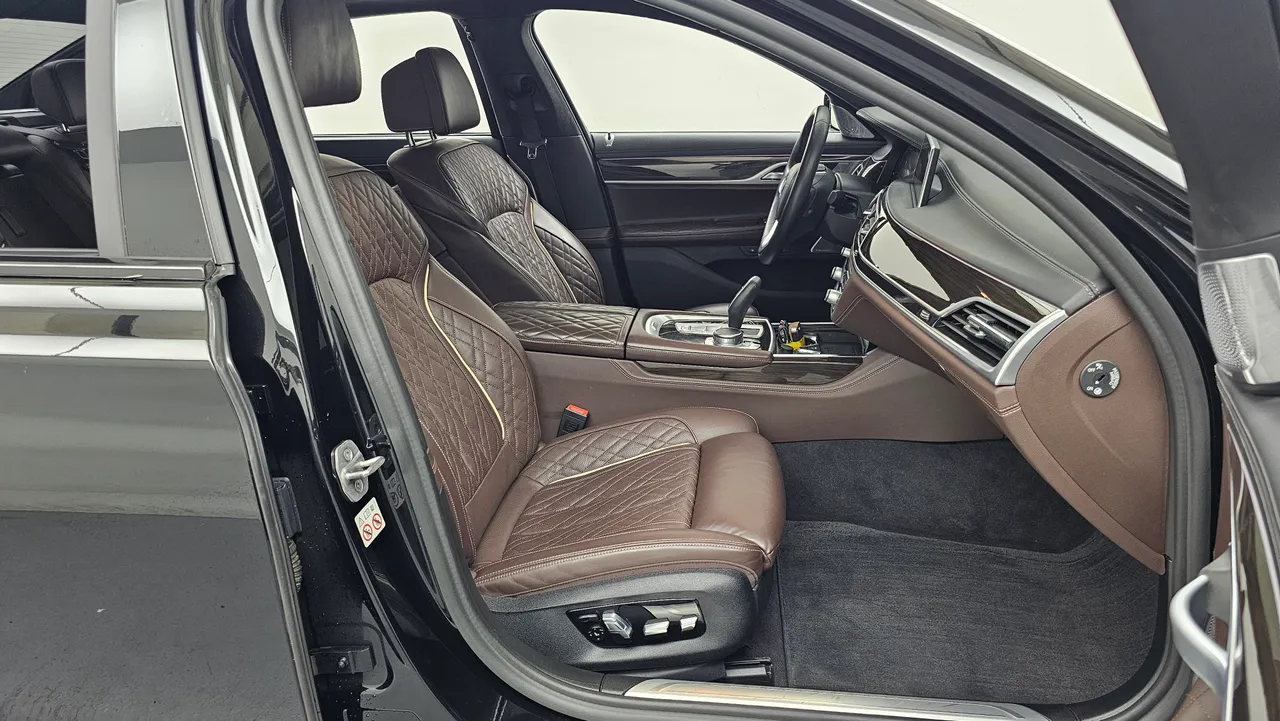 BMW 7er — miniaturë 10