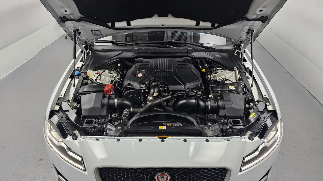 Jaguar XF — miniaturë 6