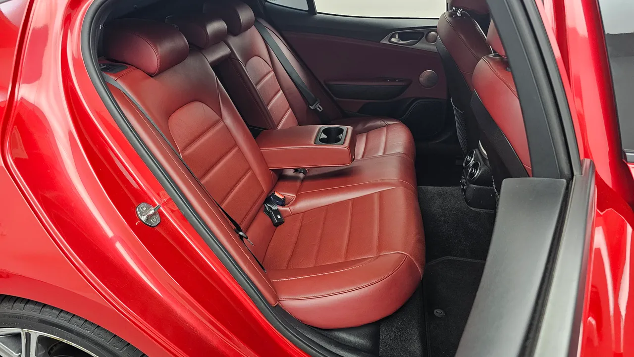 Kia Stinger — miniaturë 39