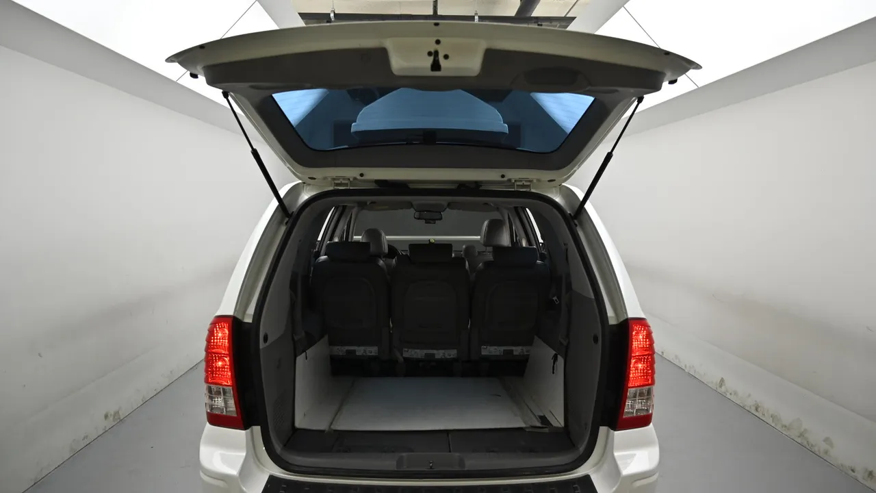 Kia Carnival — miniaturë 19