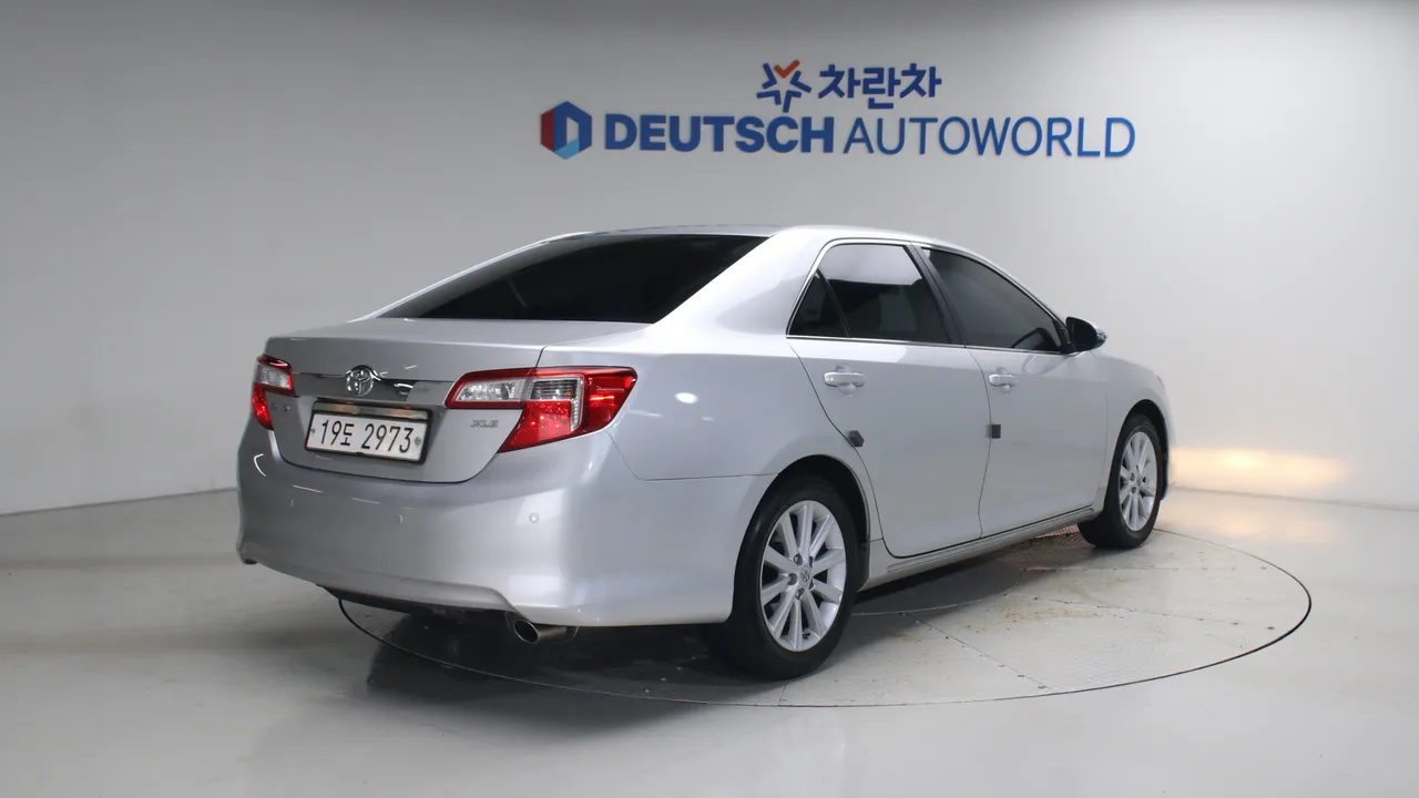 Toyota Camry — miniaturë 2