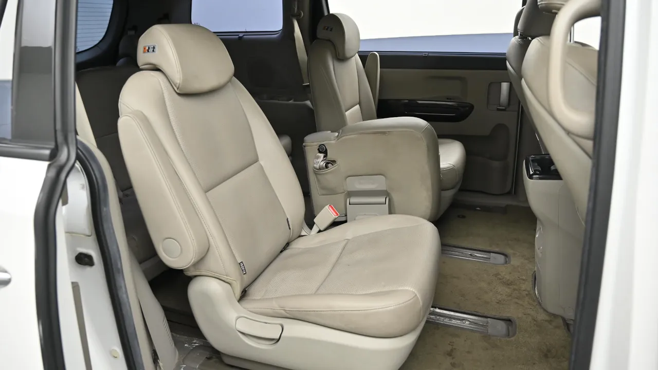 Kia Carnival — miniaturë 12