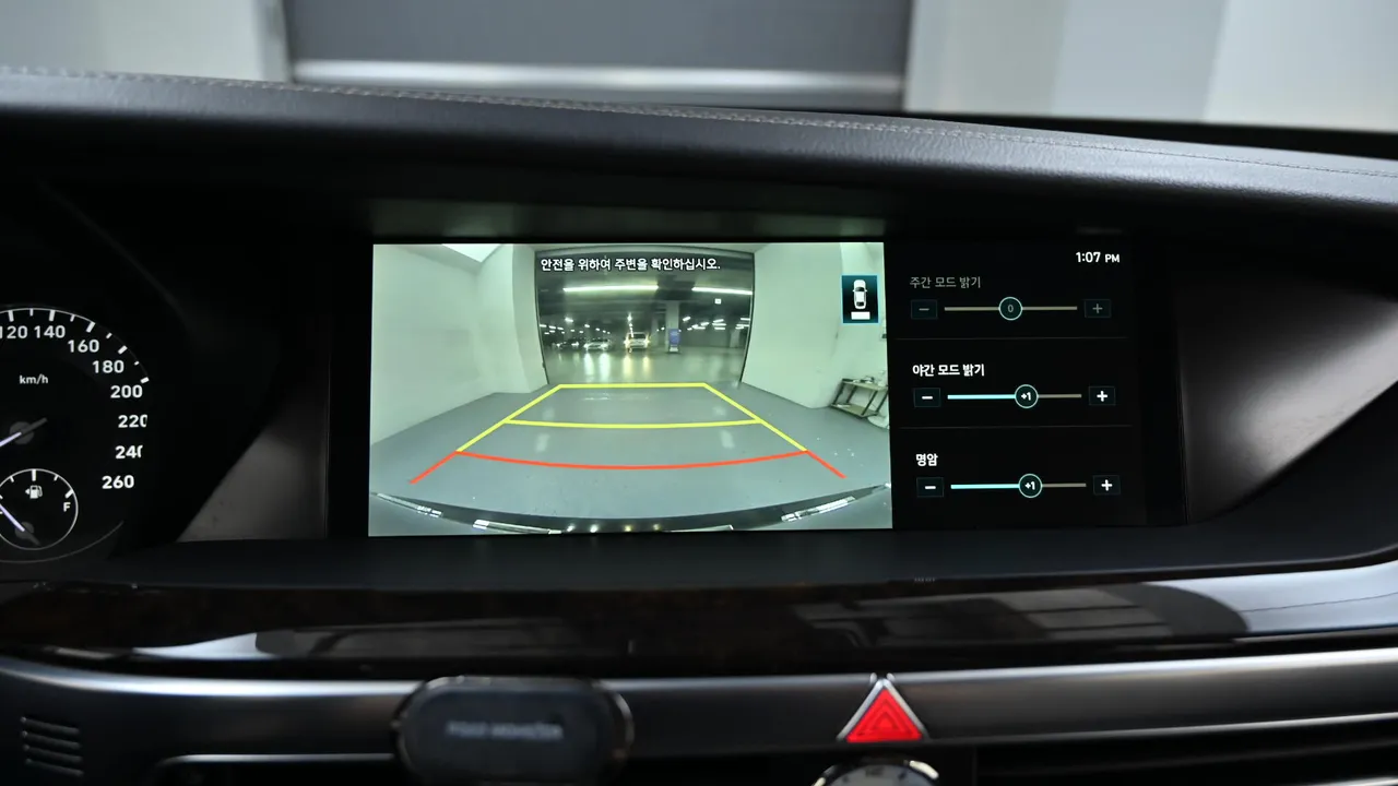Genesis G90 — miniaturë 15