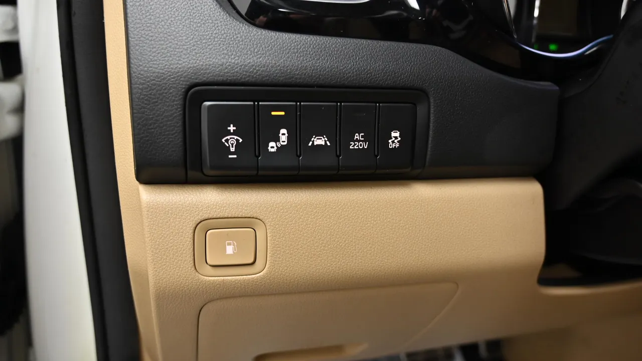 Kia Carnival — miniaturë 17