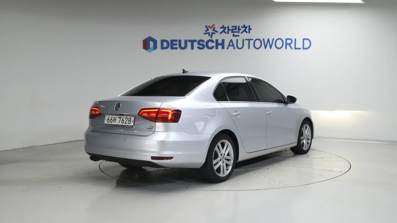 Volkswagen Jetta — miniaturë 2
