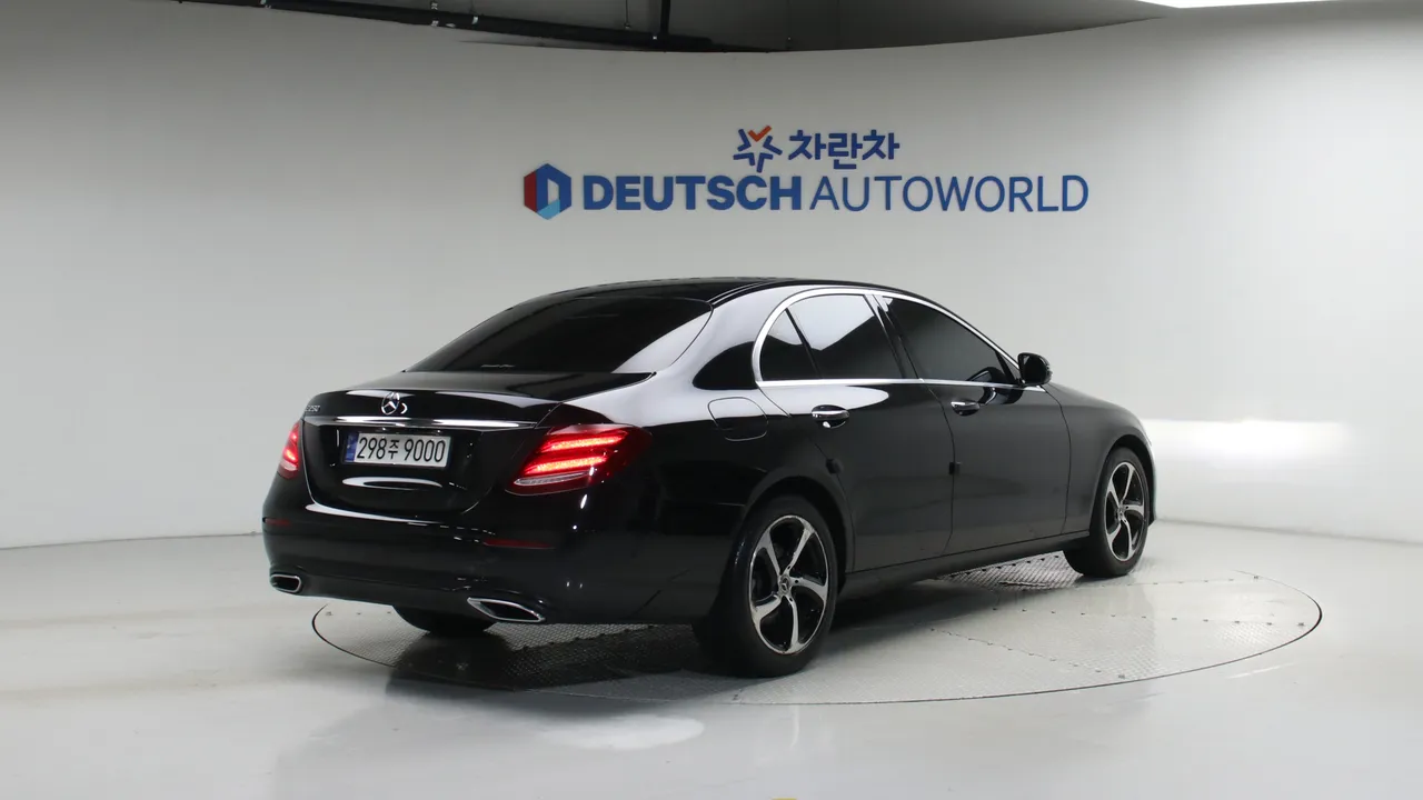 Mercedes-Benz E-klasse — miniaturë 2