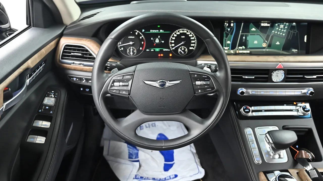 Genesis G90 — miniaturë 13