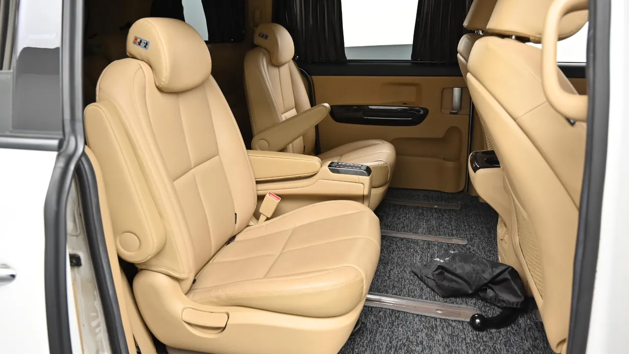 Kia Carnival — miniaturë 12