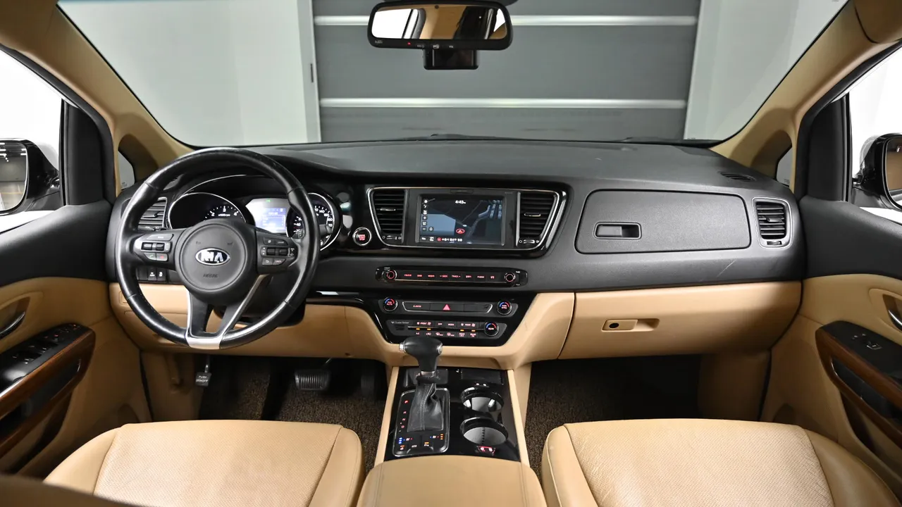 Kia Carnival — miniaturë 7