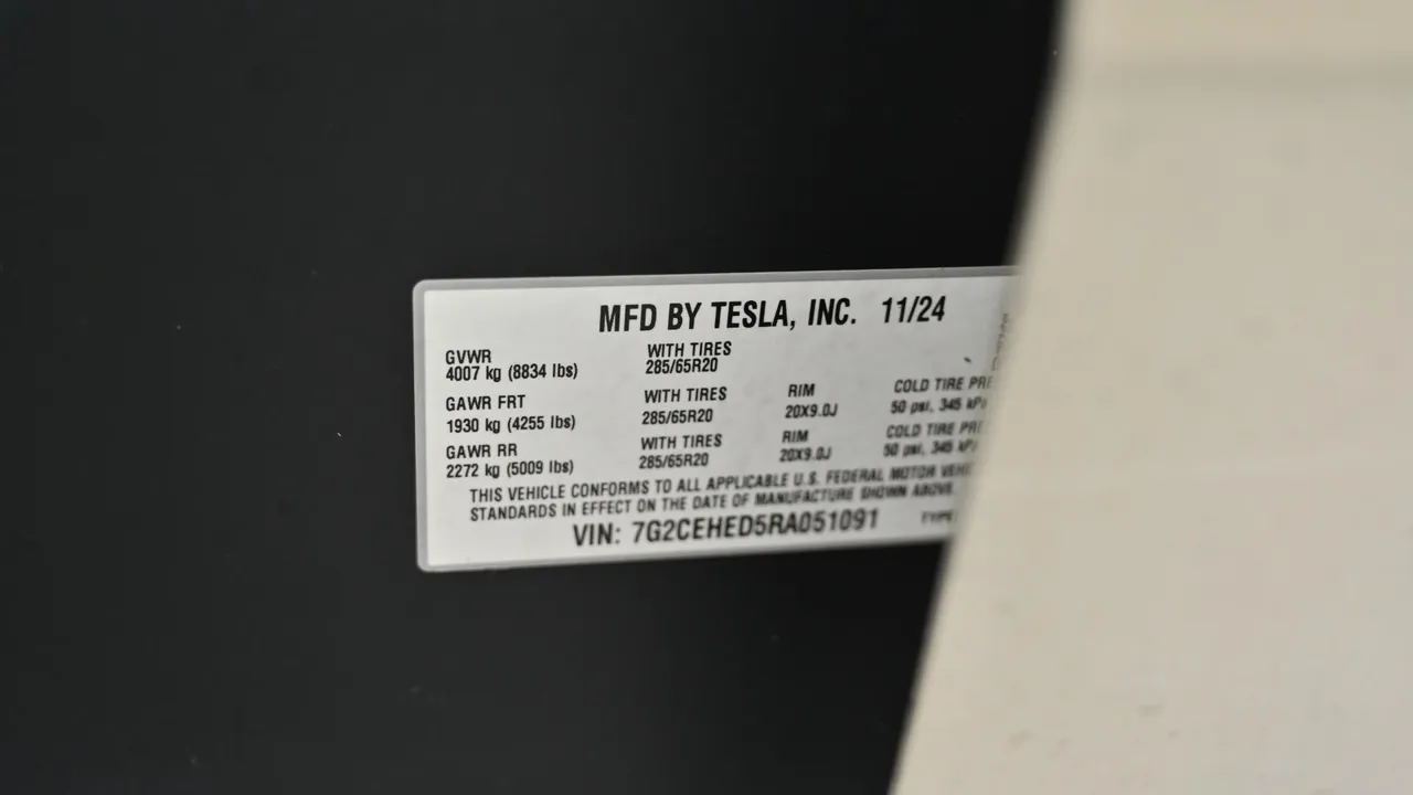 Tesla Cybertruck — miniaturë 20