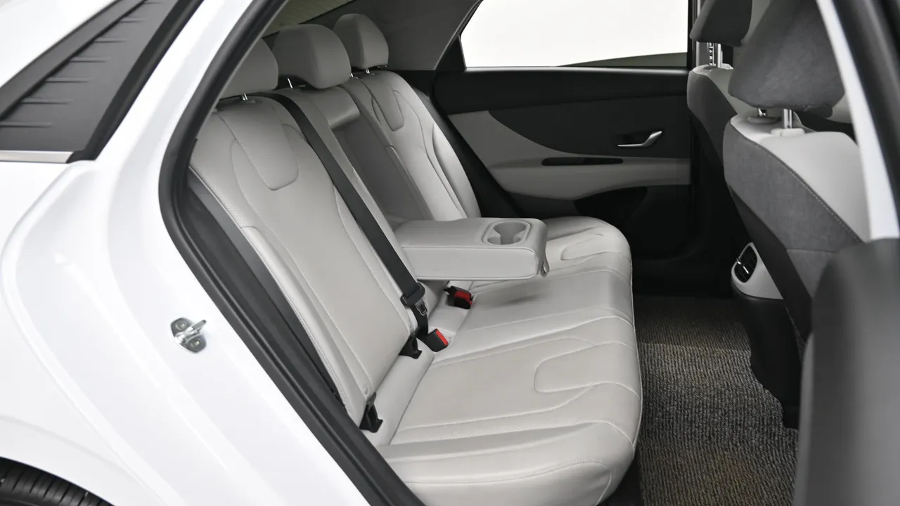 Hyundai Avante — miniaturë 12