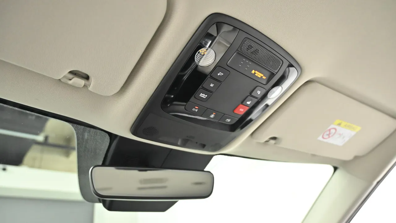 Kia Carnival — miniaturë 18