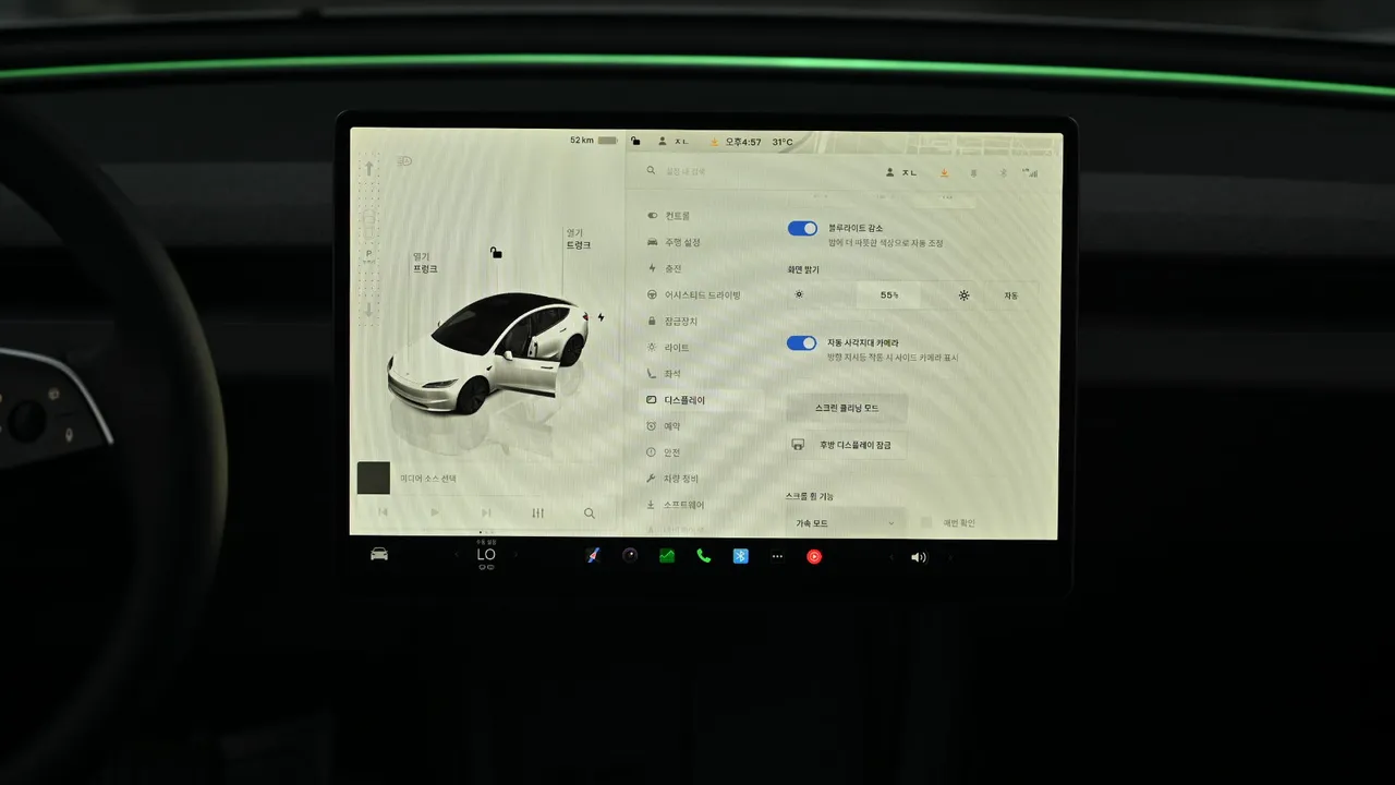 Tesla Model 3 — miniaturë 14
