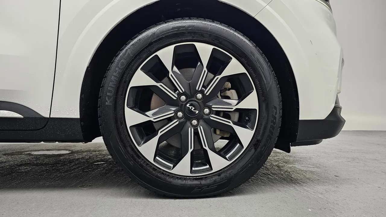 Kia Carnival — miniaturë 5