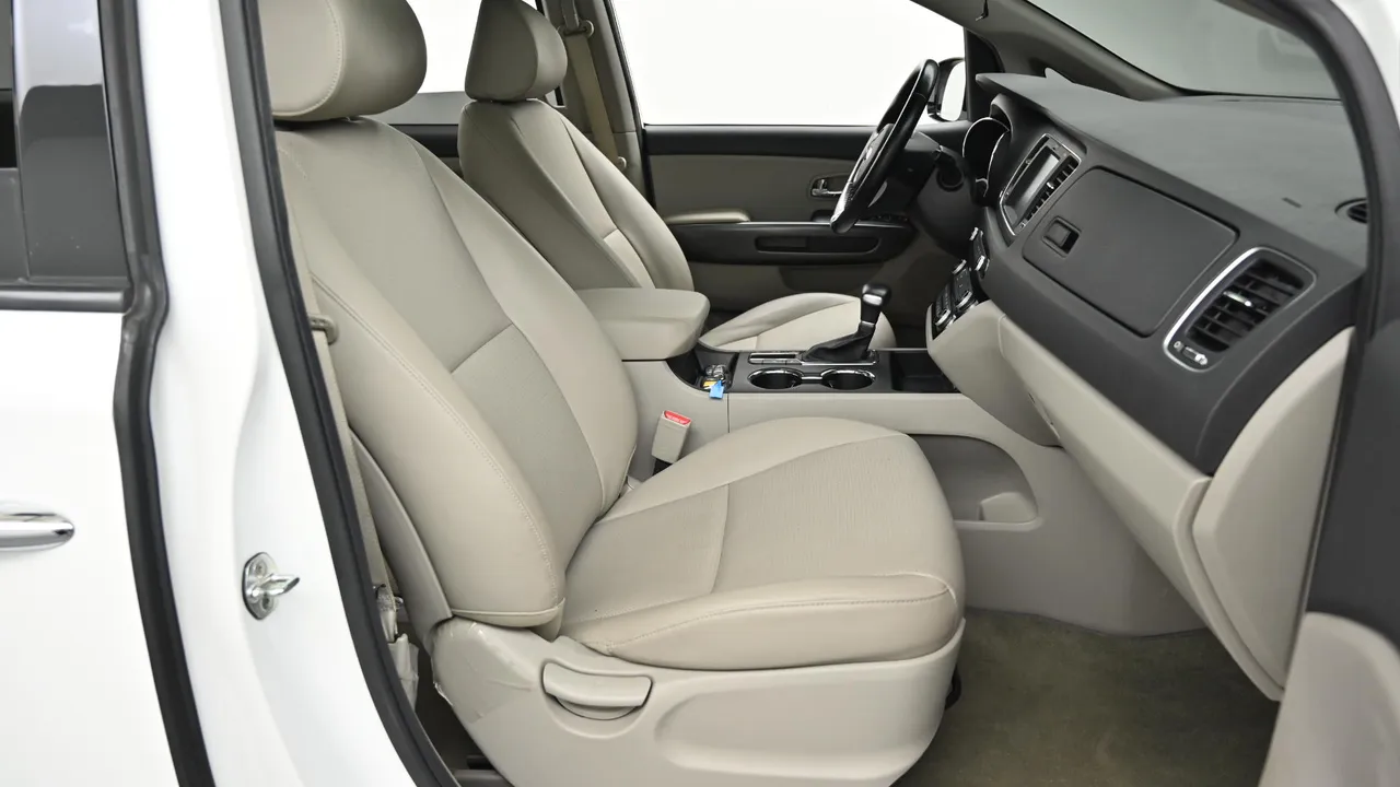 Kia Carnival — miniaturë 10