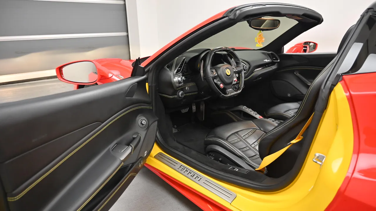 Ferrari 488 — miniaturë 11