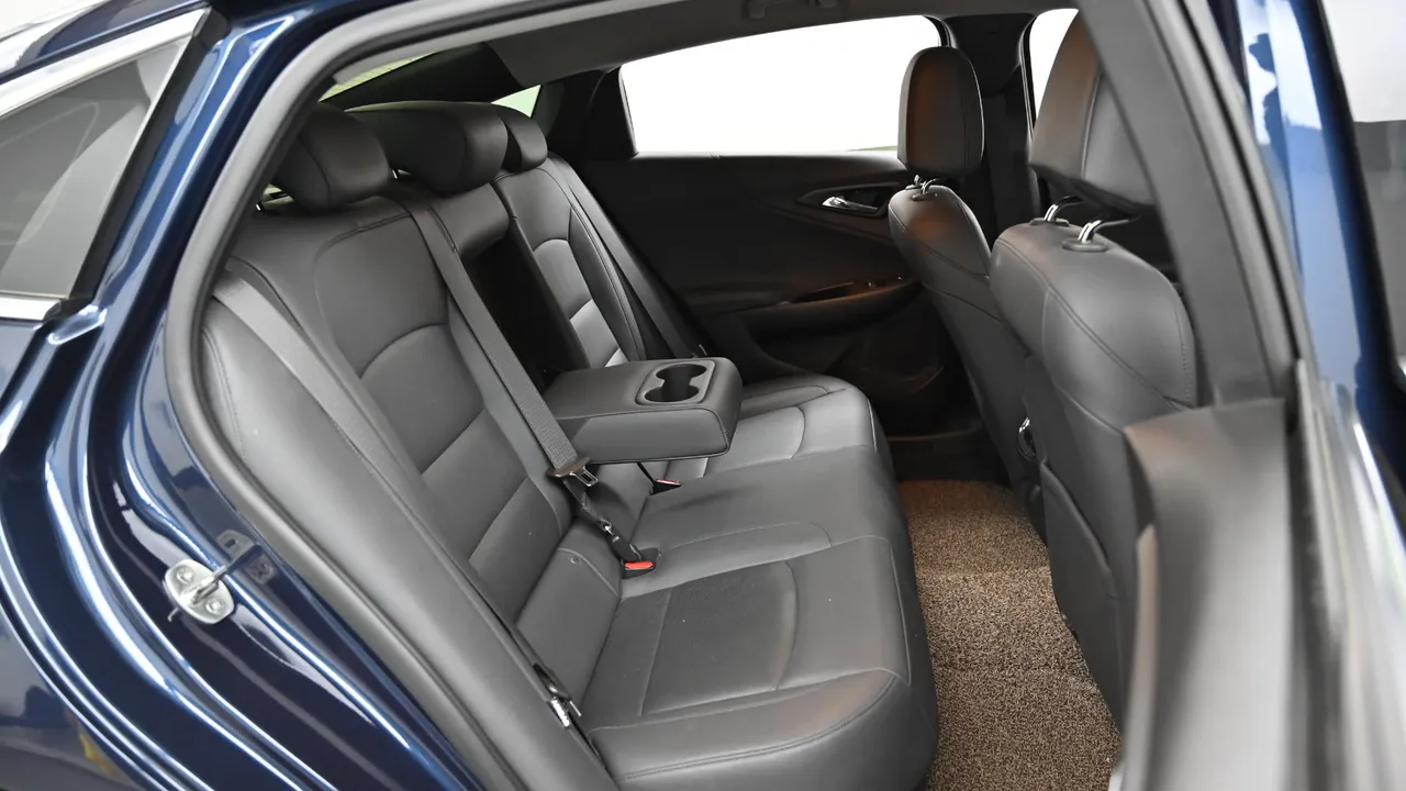 Chevrolet Malibu — miniaturë 12