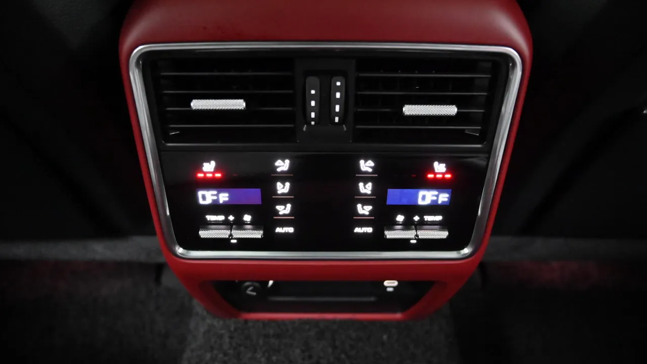 Porsche Cayenne — miniaturë 16