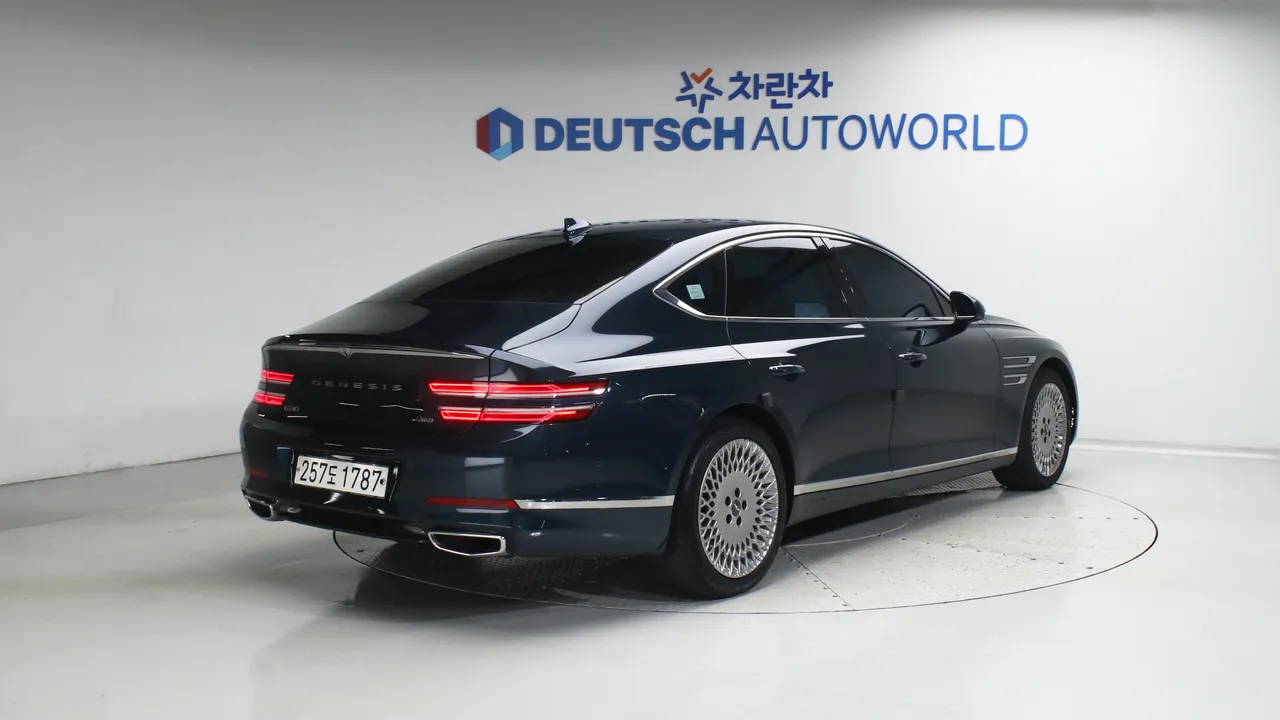 Genesis G80 — miniaturë 2