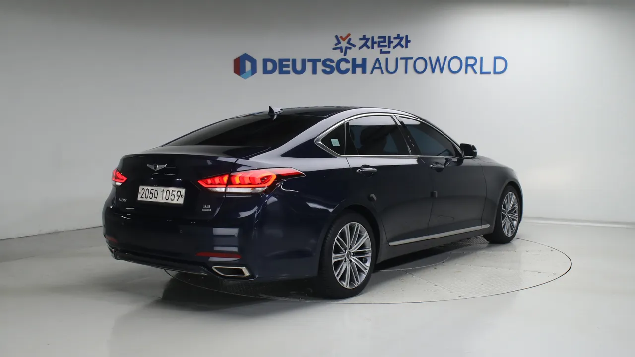 Genesis G80 — miniaturë 2