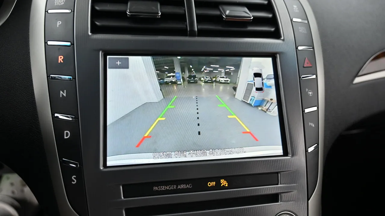Lincoln MKZ — miniaturë 15