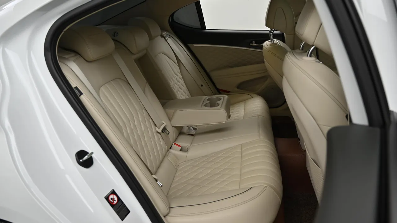 Genesis G70 — miniaturë 12