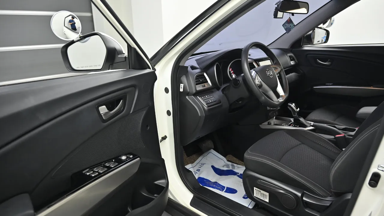 SsangYong Tivoli — miniaturë 11