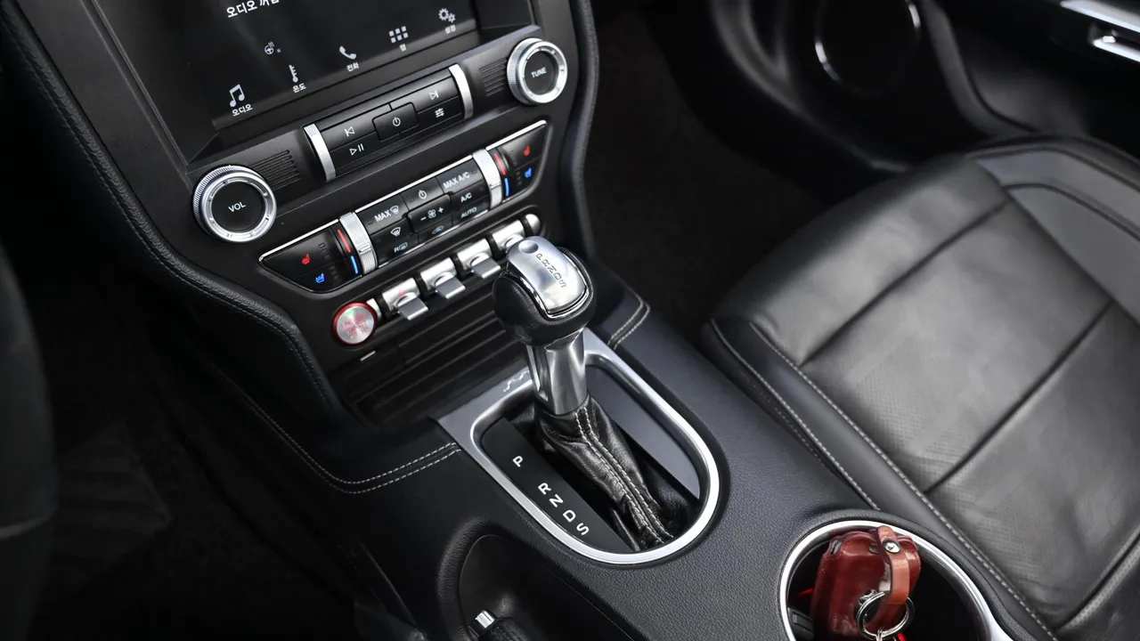 Ford Mustang — miniaturë 9