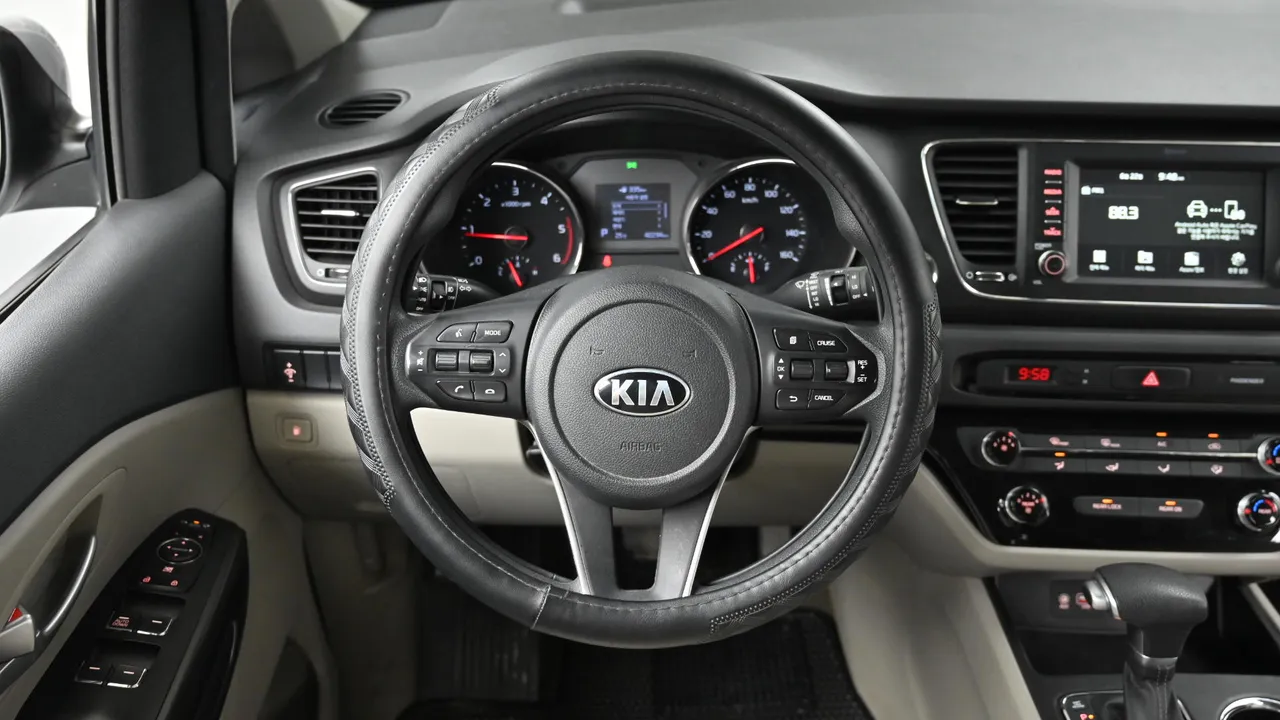 Kia Carnival — miniaturë 13