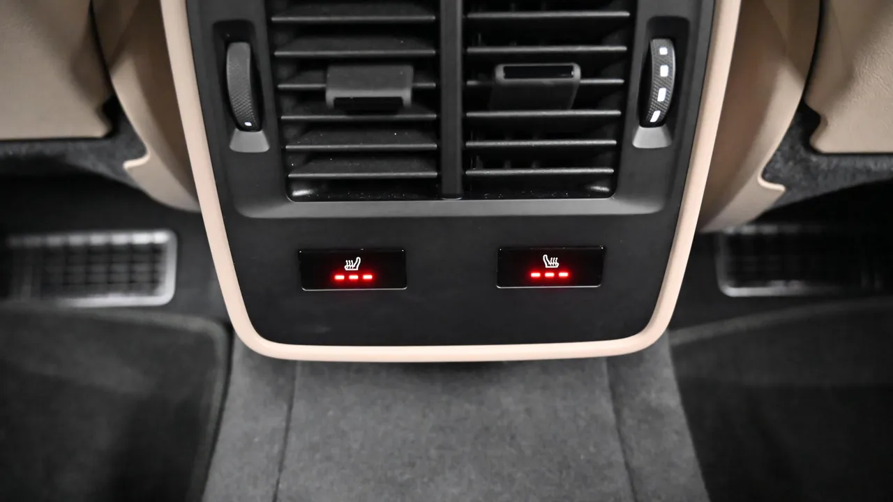 Porsche Taycan — miniaturë 16