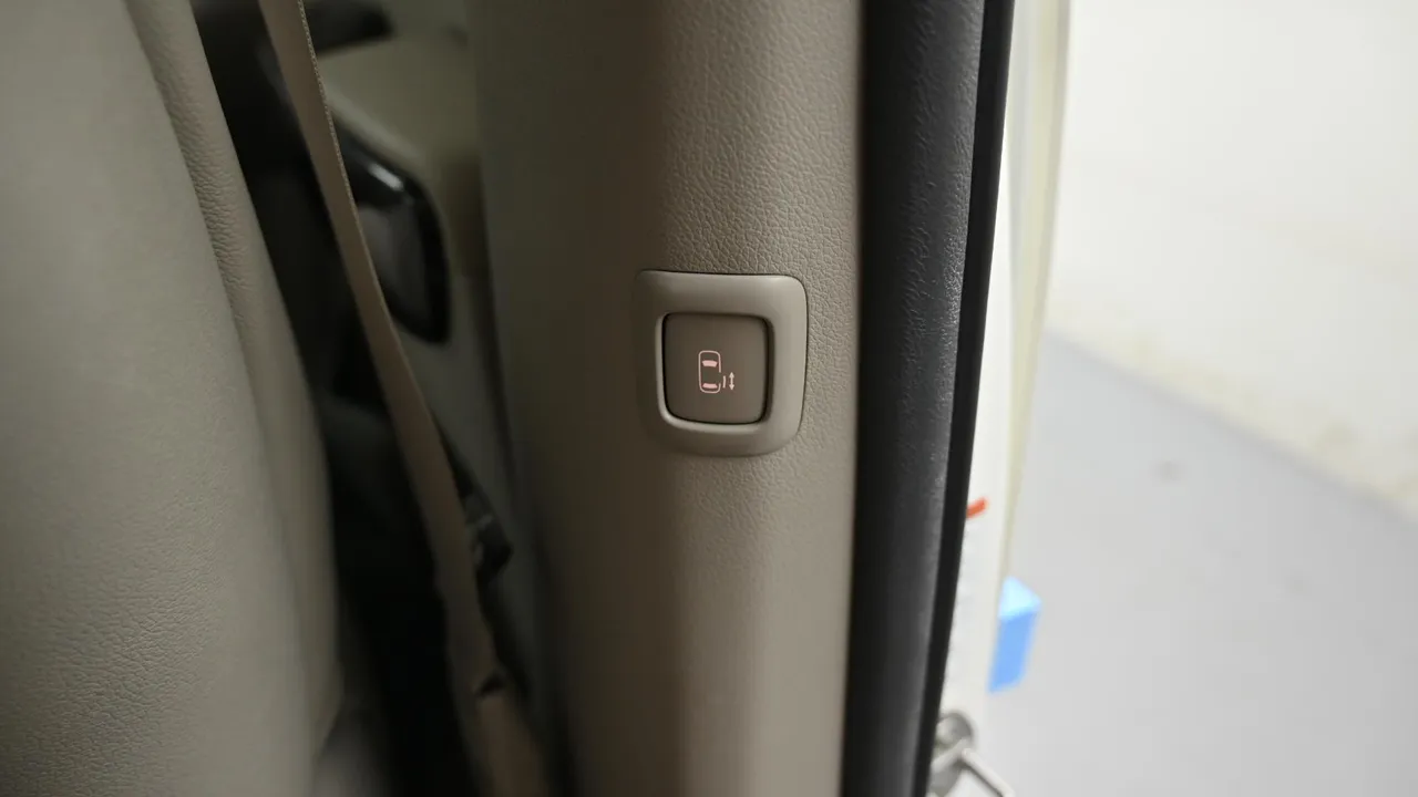 Kia Carnival — miniaturë 17
