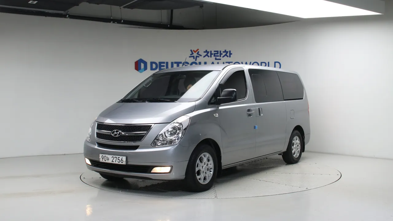 Hyundai Starex 5인승 밴 CVX 럭셔리 — foto 1