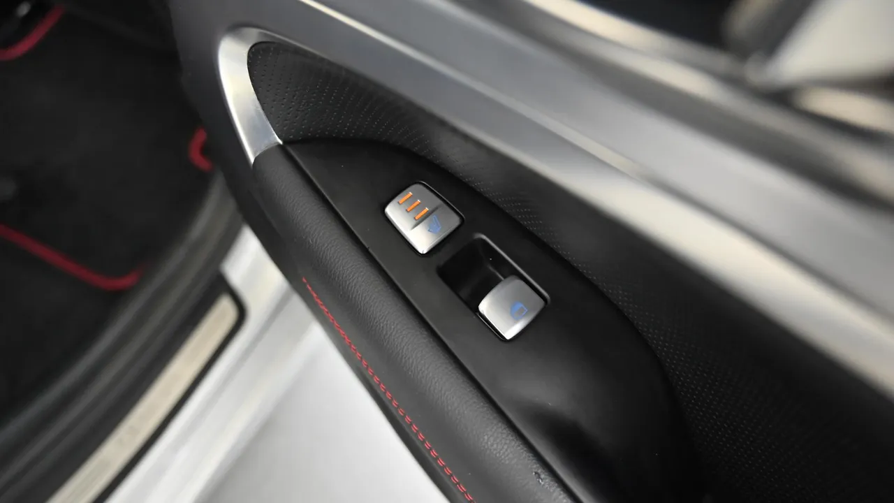 Genesis G70 — miniaturë 16