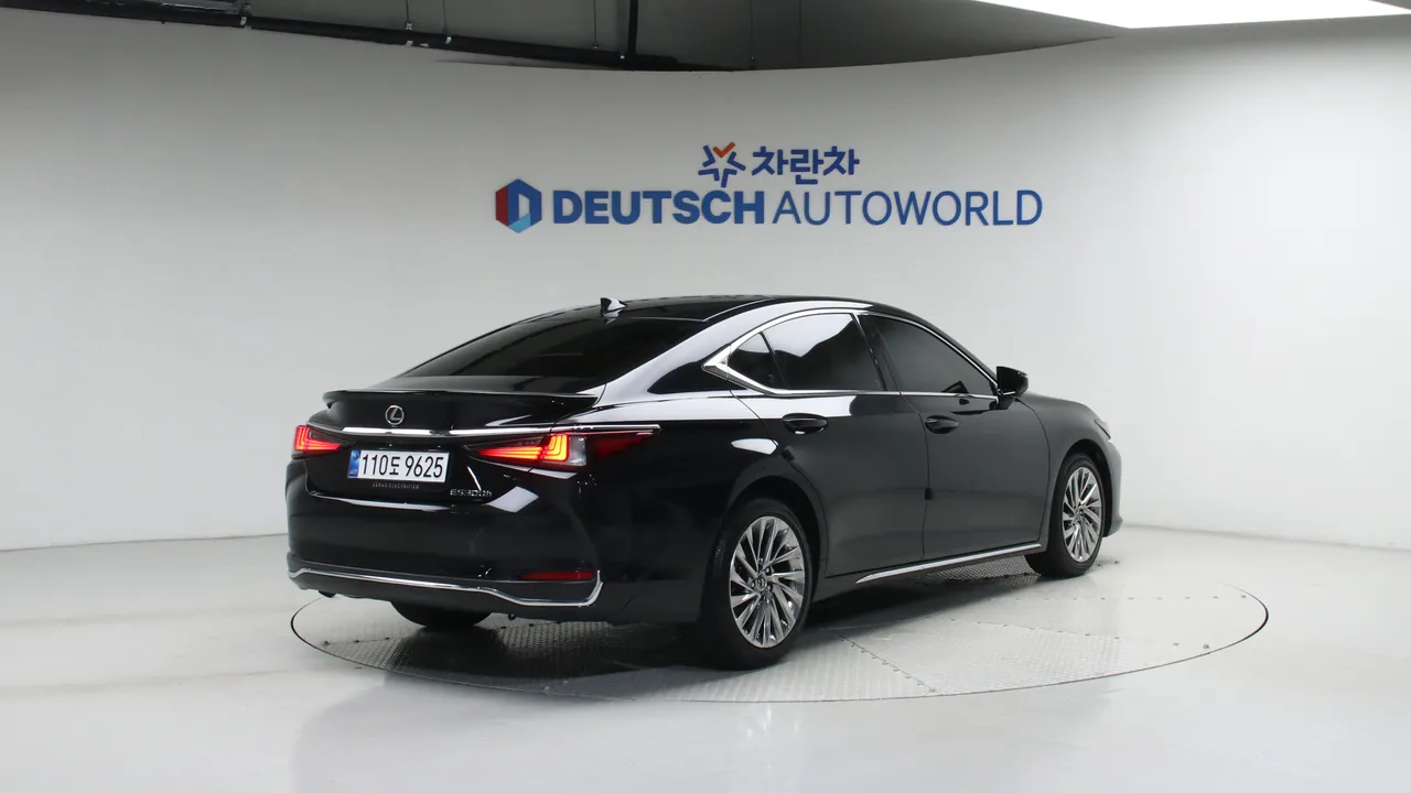 Lexus ES 7-го покоління 300h Executive