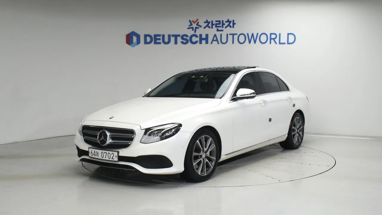 Mercedes-Benz E-klasse E300 아방가르드 인텔리전트 드라이브 — foto 1