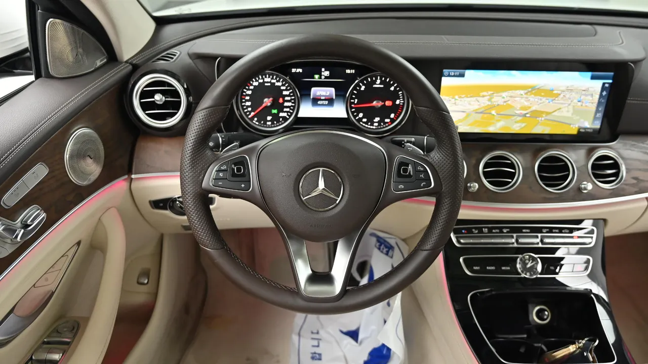 Mercedes-Benz E-klasse — miniaturë 13
