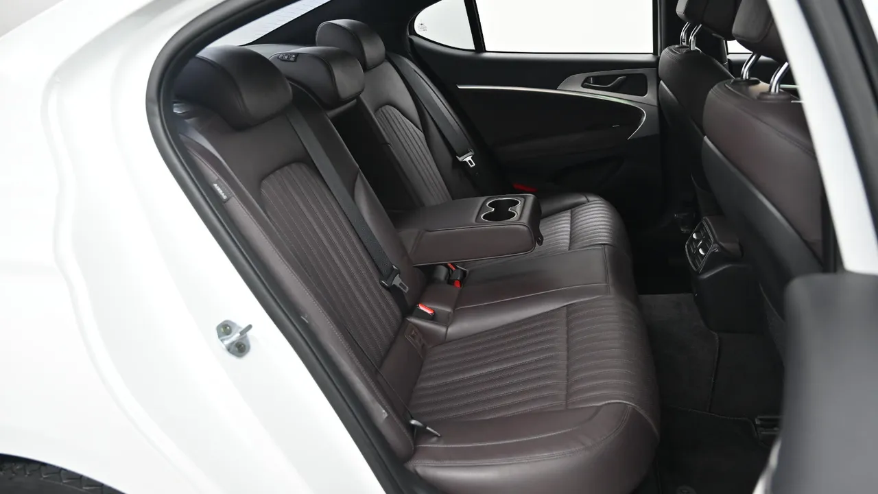 Genesis G70 — miniaturë 12