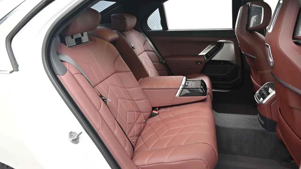 BMW 7er — miniaturë 21